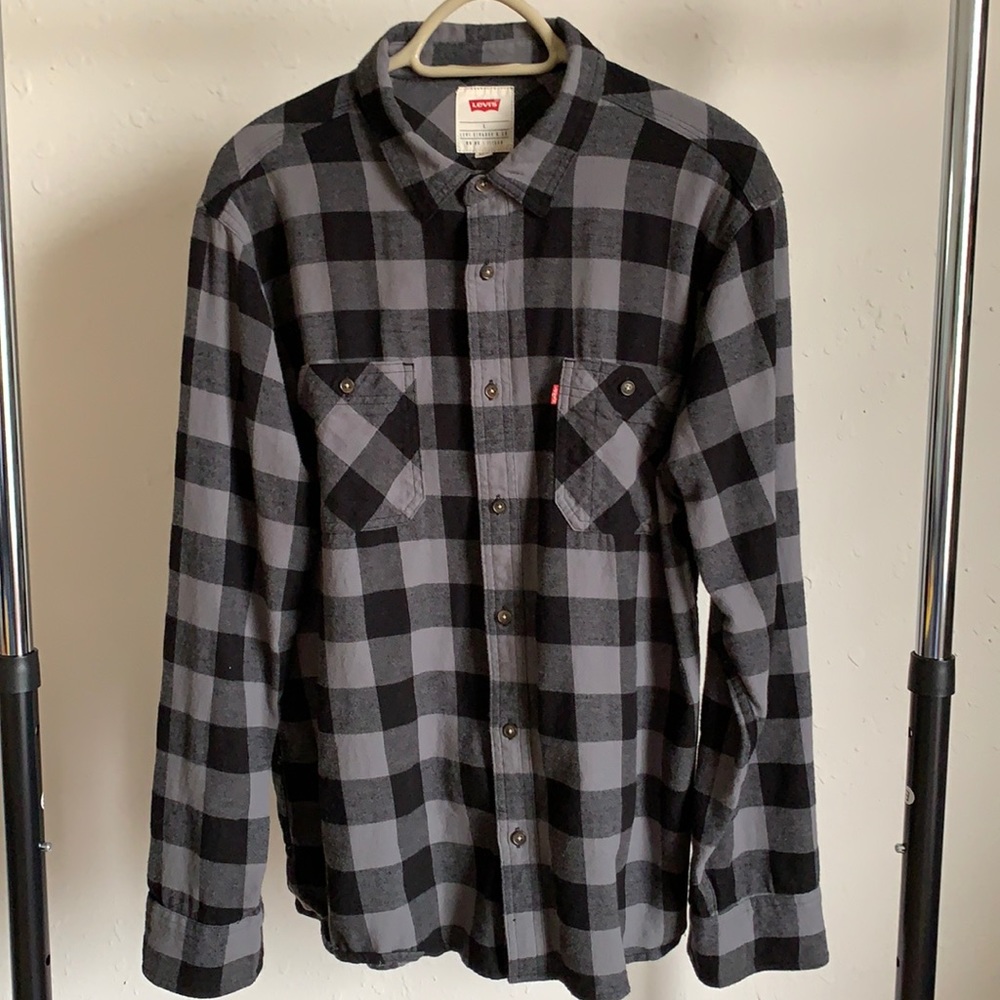 Levi's Black and Gray Plaid Button-Up Shirt